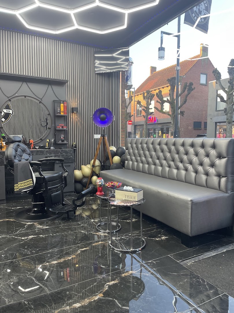Loungehoek met hexagon-LED-plafond